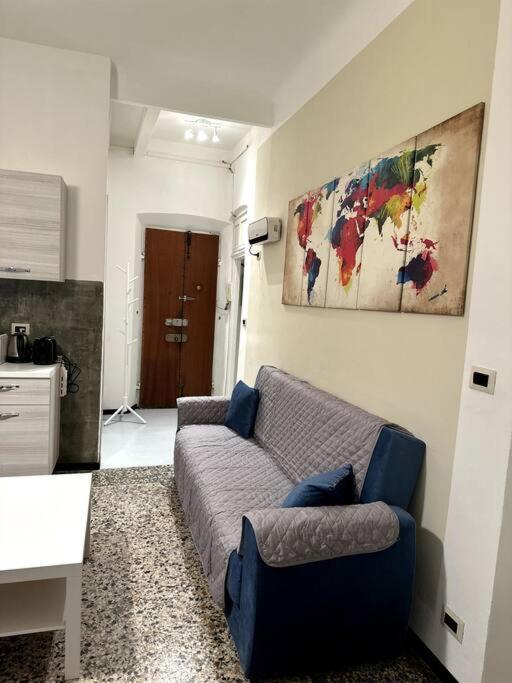 Ferienwohnung Ridi Che Ti Passa In Vico Del Fieno Genua Exterior foto